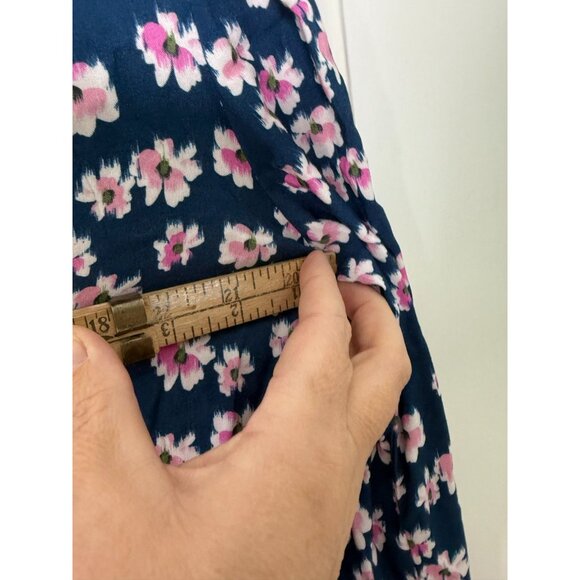 Kut From The Kloth Women's Navy Blue Vibrant Pink Floral Blouse Size M - Picture 11 of 11